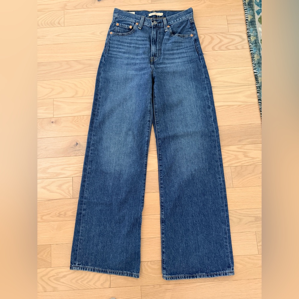 Levi’s Premium Ribcage Wide Leg Jeans in Wrong - Medium Blue Wash 25 High Rise - Picture 2 of 7